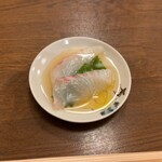 Yorozuya Okagesan - 鯛刺し、煎り酒にて