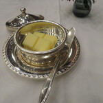 ザ・フジヤ - バターとバターナイフ