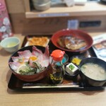 Minato Shokudou - カンパチ海鮮丼