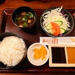 串かつ料理 活 - 令和5年12月
ランチタイム(11:00〜15:00)
平日のお得な日替わり定食 税込1000円
オススメ串6本(コンニャク、タコ、かぼちゃ、海老、ヤングコーン、豚肉)、ご飯、赤出汁、サラダ