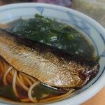 加賀 - こちらの汁(つゆ)にピッタリな、鰊の甘露煮。