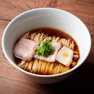 上品な味わいが人気の淡麗スープの「中華そば」