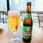 ASTERISCO - ノンアルコールビール。非常に爽やかな味わい。金色と光を反射する緑色で構成されるデザインも素敵。