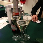 Italian bar Riso - スパークリングワインで乾杯