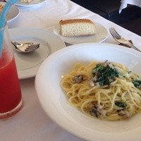 リストランテ シエロ - 牡蠣とほうれん草のクリームソース