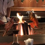 蔵の庄 - 囲炉裏カウンターはこんなふうに見れて楽しい♡