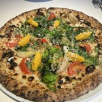 カンブーザ - 契約農家さんのお野菜たっぷりピザ