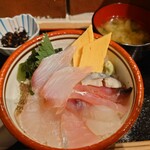 島の味処 平戸こんね - 海鮮丼（1,300円）