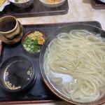 Yama juu - 釜揚げうどん（大）、追い出汁を付けてくれるのが嬉しい