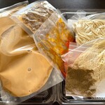 麺屋くろ松 - 担々麺鍋の素と麺2玉