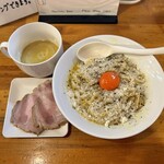 極汁美麺 umami - 地鶏白湯カルボナーラ和えつけ麺（1600円）