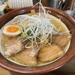 海海ラーメン - 塩ラーメン大盛りチャーシュー　メンマトッピング