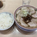 田中そば店  - チャーシュー麺・ライス