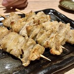 すし酒場 魚あるき - 「とり皮塩（税込￥230）×3」