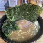 Itadaki - ラーメン並
                      麺硬め・味薄め・油少なめ
                      トッピングのり