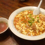 新華苑 - 麻婆丼750円