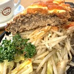 ブロッコリ - ハンバーグ断面