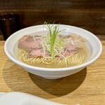 NIBOSHI MANIA - 淡麗鮟鱇出汁と貝三種の潮煮干蕎麦 1100円