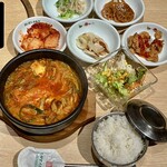韓国料理 カンガンスルレ東館 - ユッケジャン定食1000円税込