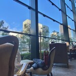 GLITCH COFFEE OSAKA - ずっといたいです、ここに。本とか読めちゃうな〜