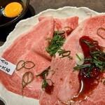 焼肉竜馬 - 希少部位炙りすき焼き