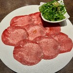 焼肉竜馬 - 黒毛和牛タンねぎ