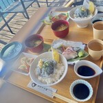 津田宇水産 レストラン - 牡蠣以外も美味しいのがポイント高い！