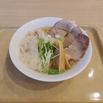 ワンタンメンの満月 - 塩ワンタン麺 970円