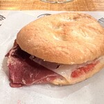 Rosario Varela - おつまみの生ハムサンドイッチ