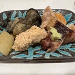 うを徳 - 珍味三昧(厚岸の牡蠣アヒージョ、あん肝、煮蛸、鱈子、数の子)