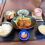 Meshi Doto Koro Taku - 日替わり定食 煮込みハンバーグ