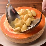 浓厚米莫雷特奶酪意大利饺子