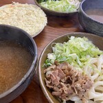 麺許皆伝 - 肉つけ わかめつけ かきあげ
