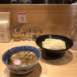 頑者 - つけめんチャーシュー（並盛） 1,250円（税込）、味玉 100円（税込）