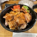 焼鳥居酒屋 代表鳥締役 かいかぶり - 