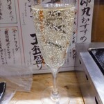 立喰い焼肉 治郎丸 - ★スパーリングワイン 603円 美味しくないし、量少ないし、CP悪すぎ！