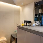 いっせん - 私の席の右側がスイーツのキッチン