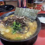 上越家 - 中盛ラーメン(¥900)+きくらげ(¥80)+半ライス白(¥150)