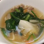 キッチン ブルー グローブ - ほうれん草、白菜、茸とトリプルスープ
