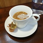 キッチン ブルー グローブ - ミルクを入れます