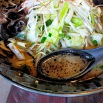 麺屋 燦鶴 - 旨味が凝縮されたコクのあるスープがクセになる