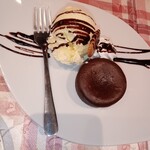 キッチン ハリネズミ - フォンダンショコラとバニラアイス