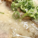 Shina Soba Hokuyuu - 野菜の甘さがいい感じ　独特の美味しいスープです　もしかしたら天一と同じ方向かもしれません
