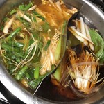 菜の庵 - 辛いスープとすき焼きをチョイス