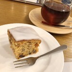 珈琲専門店 預言CAFE - 自家製キャロットケーキ