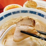 王餃子 - このチャーシューめちゃくちゃ美味い