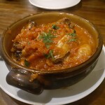 オステリア ピテカントロポ - カキのトマト煮
