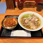 一寸亭 - 肉そば普通盛りとハーフカツ丼