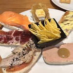 La Vinoteca - 料理写真:タパス盛り合わせ