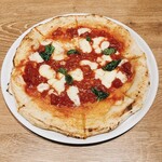 Italian Kitchen VANSAN - 【マルゲリータ￥1529】LINEクーポン来てたので半額で頂きました✨️モチモチで美味しいピザ